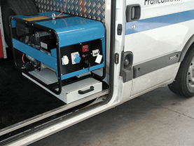 02_Corredera portagenerador en furgoneta equipada por Syncro México 